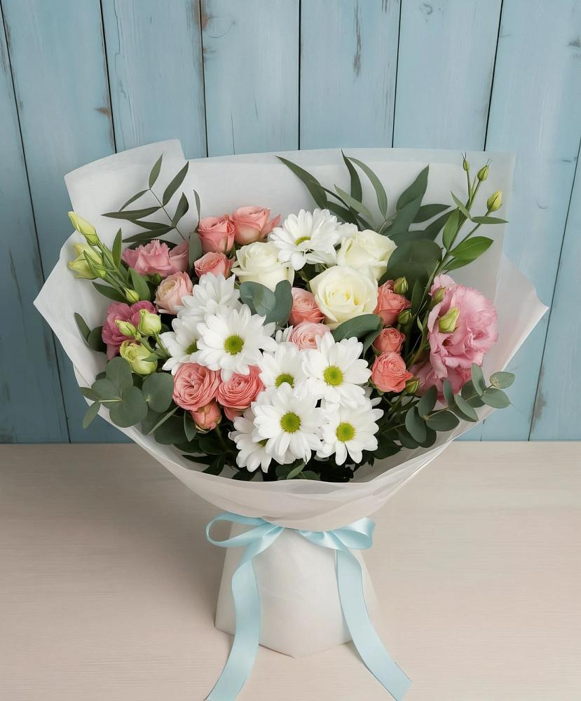 Букет цветов из: Розы, Лизиантусы и Хризантемы в Берёзово