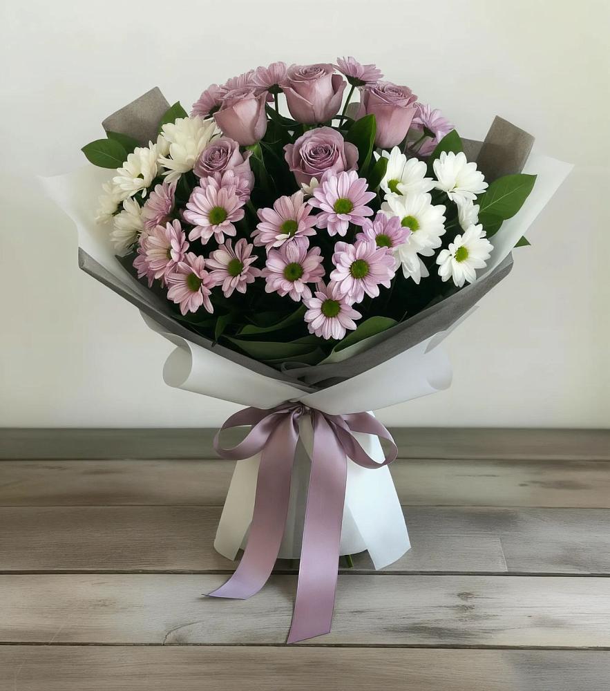 Букет цветов из: Хризантемы и Розы в Берёзово