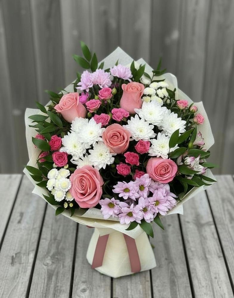 Букет цветов из: Альстромерии, Гвоздики, Розы и Хризантемы в Берёзово