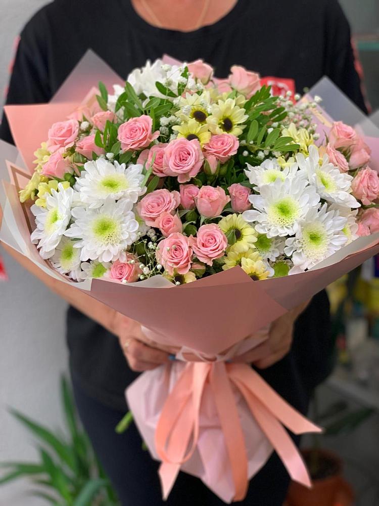 Букет цветов из: Розы и Хризантемы в Берёзово