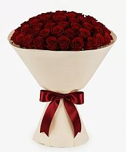 Букет 101 Бордовая роза Блэк Бакарра в Берёзово
