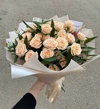 Букет Кремовые розы Латте в Берёзово