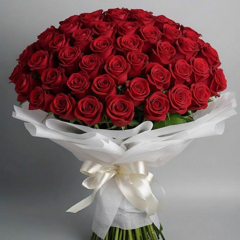 Букет 101 Красная роза Блэк Мэджик в Берёзово