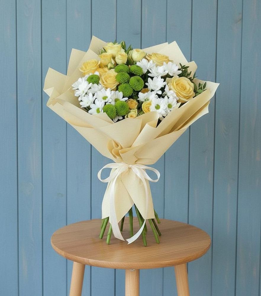 Букет цветов из: Хризантемы и Розы в Берёзово