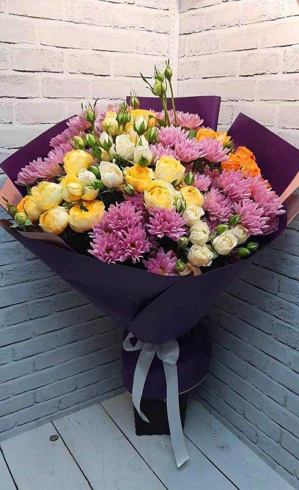 Букет цветов из: Хризантемы и Розы в Берёзово