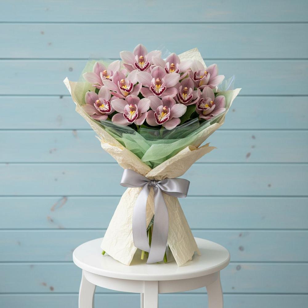 Букет цветов из: Орхидеи и Розы в Берёзово