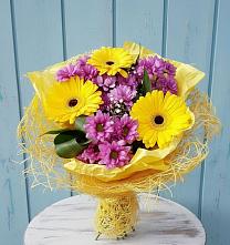 Букет цветов из:  Хризантемы и Герберы в Берёзово