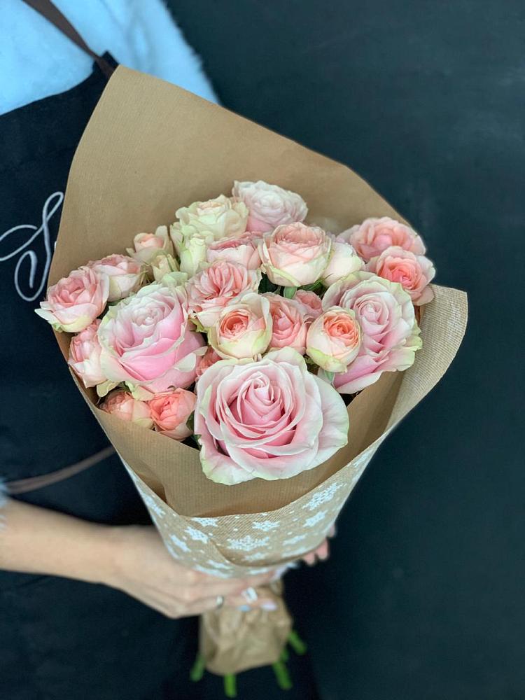 Букет цветов из: Хризантемы и Розы в Берёзово