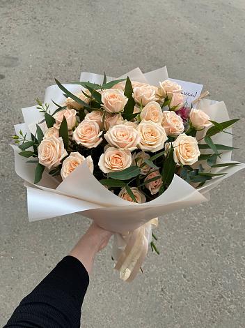 Букет Кремовые розы Латте в Берёзово