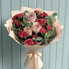 Букет цветов из:  Гвоздики и Розы в Берёзово