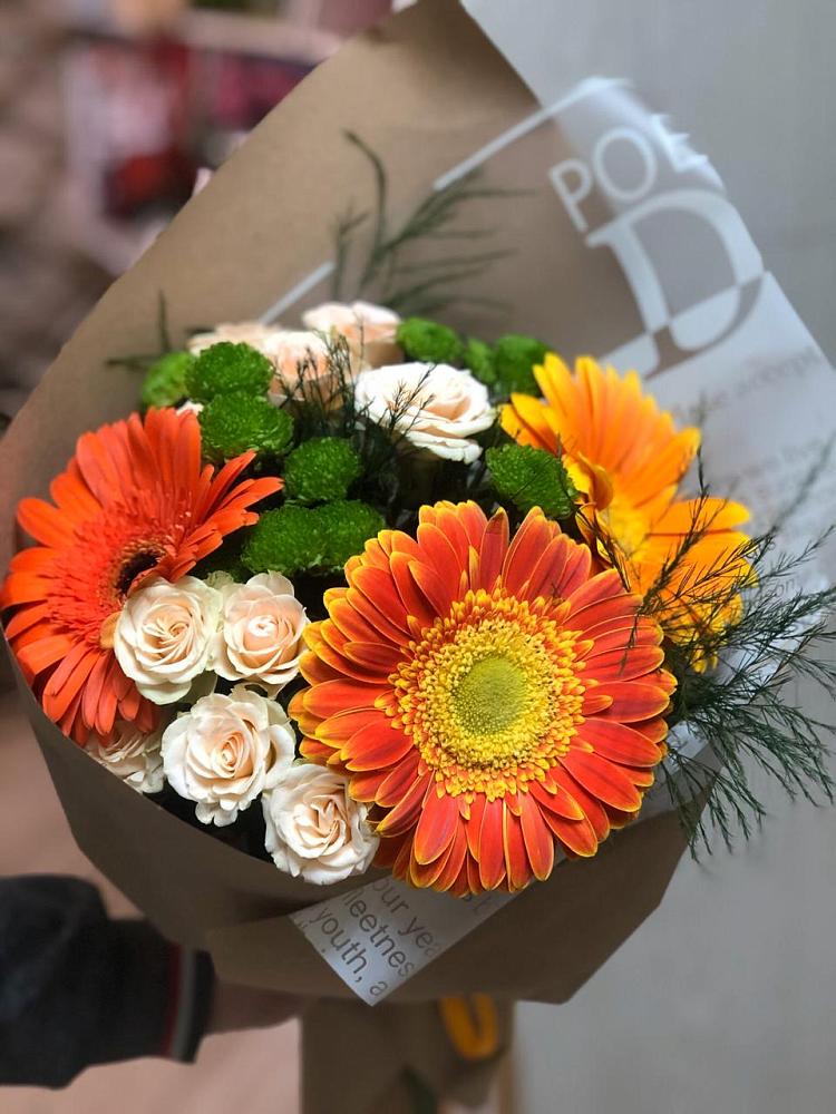 Букет цветов из: Герберы, Хризантемы и Розы в Берёзово