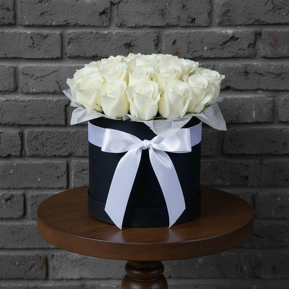 Цветочная композиция из Розы в шляпной коробке в Берёзово