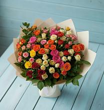 Букет Микс из разноцветных кустовых роз в Берёзово